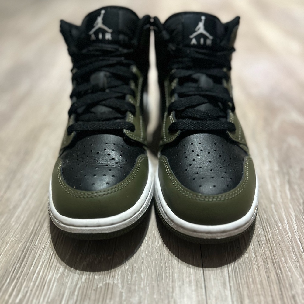 Nike  Jordan 1 mid Kids Sneakers - Black and Green